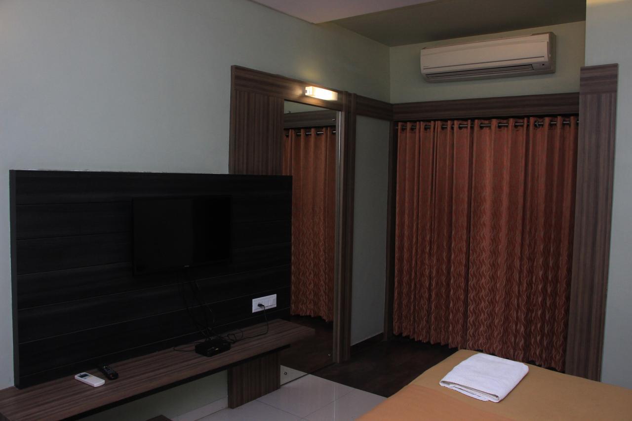 Hotel Sham Suman, Kolhapur- Opposite To Mahalaxmi Temple Eksteriør billede